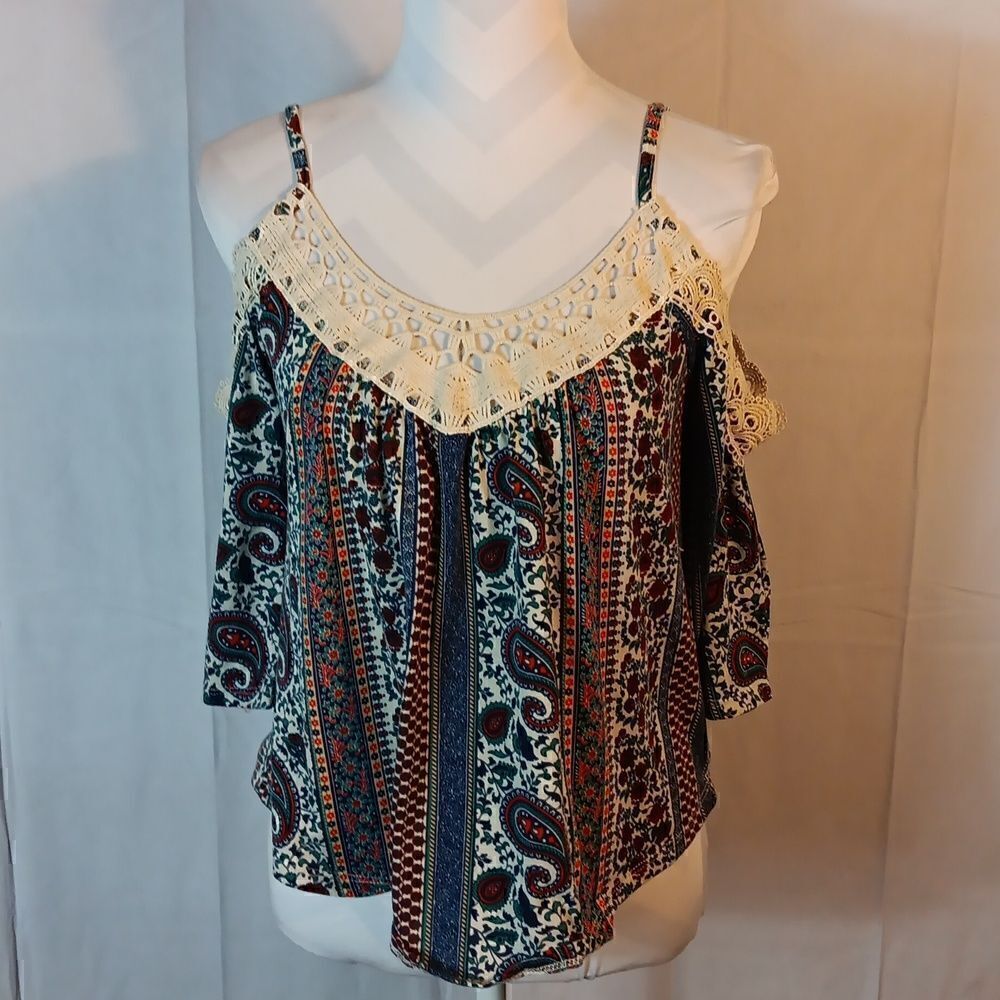 NoBo Cold Shoulder Floral Paisley Cropped Top